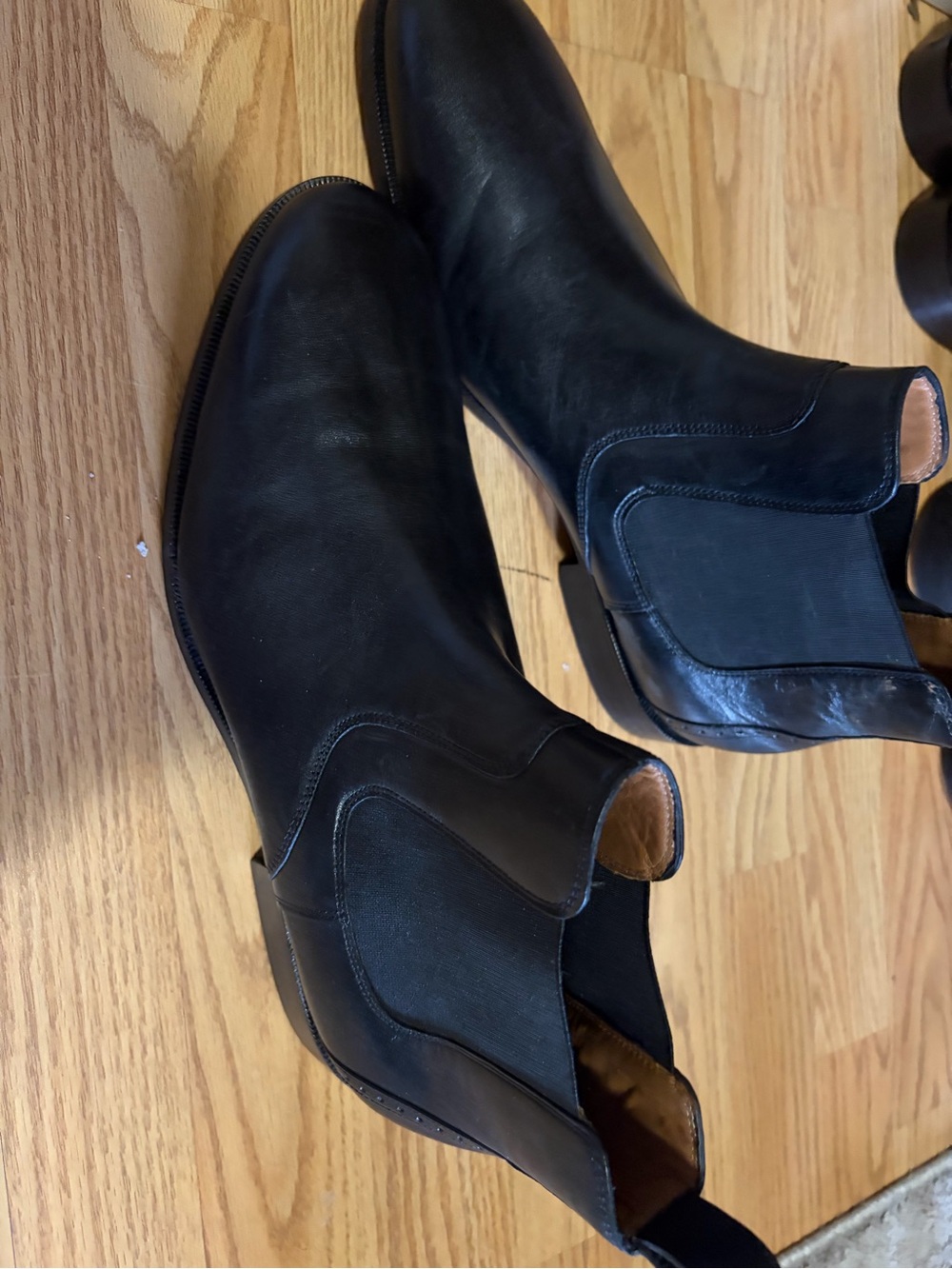 Johnston and Murphy brand New Classic Black Leather Chelsea Boots for Men